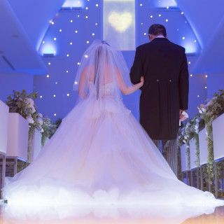 新婦入場
バージングロードはお父さんと