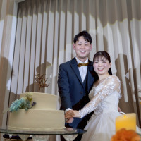 ケーキ入刀
シンプルなケーキにブルーのお花を