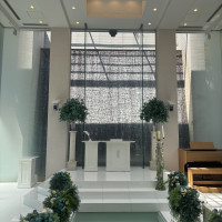 滝が流れており神聖な雰囲気でした