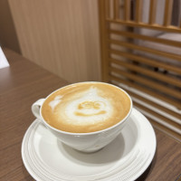 スタッフの方々の配慮のスライム型のラテ