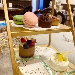 デザートのカラフルなケーキたち