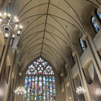 教会の雰囲気がしてすごく幻想的です。