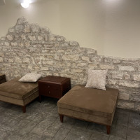 待合室座るところです。