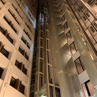 エレベーター上層部