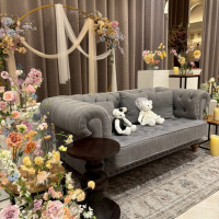 新郎新婦の席になります。
中座の際にベアーを置いてもらいまし