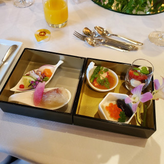 お二人の地元食材を使ったオリジナル前菜