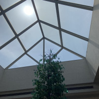 チャペルを出たところです。光が差し込んでいました。