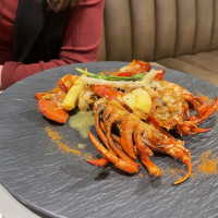 魚料理のメインのオマール海老です。
