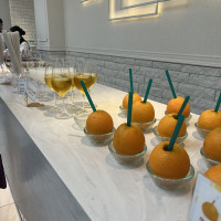 挙式後の披露宴会場に行くまでの待ち時間でのドリンクと軽食