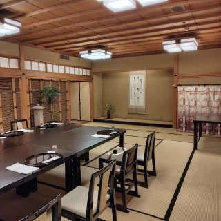 地下の料亭も披露宴会場として利用できます。
その一室 桃林