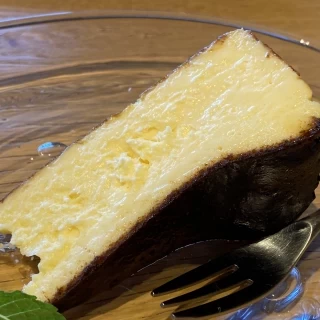 プラス料金でバスクチーズケーキを出せます