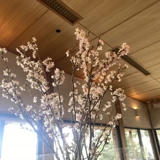 季節の花を使った装花