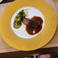 【牛フィレ肉のグリエ】トリュフの香りがあるソースが美味しい