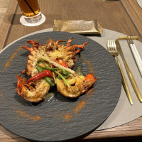 お魚料理のメインです