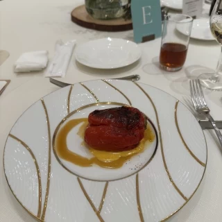 パプリカの肉詰めがとても美味しかったです。