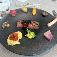 メインのお肉料理です