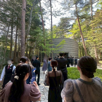 挙式会場までの移動の際も緑を感じることができます