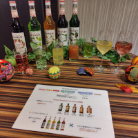 カクテルの展示と試飲