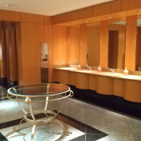 地下の挙式会場近くのお手洗い
