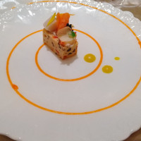 前菜　オリーブとトマトのバトネ