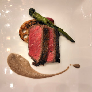 “牛サーロインの鉄板焼マッシュルームソースと季節の野菜添え”|748252さんのRISTORANTE“CANOVIANO”（リストランテ　カノビアーノ）（ホテル雅叙園東京内）の写真(2456361)
