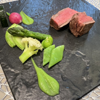 ソースがかかってない状態のお肉です！