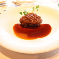 季節のメニューの肉料理です