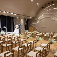 新郎新婦との距離も近く、椅子の数も融通がききます。