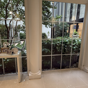 ウェルカムスペースに机をもう1台置けるそうです。|748478さんのアルカンシエル luxe mariage 大阪（アルカンシエルグループ）の写真(2438173)