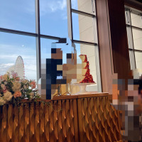 外が一望できる開放感のある披露宴会場