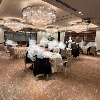 少人数向けの披露宴会場。フランベショーが見れます。