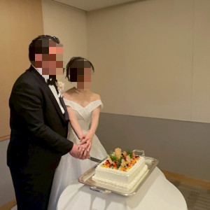 ウエディングケーキ入刀|748665さんの星野リゾート トマム 水の教会の写真(2441512)