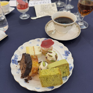 デザートビュッフェ