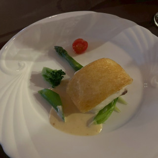 白身魚の料理でフワフワで美味しかった。