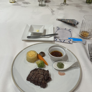 お肉やわらかすぎた食べ方（ソース・塩・わさび）が3種あった
