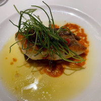 魚料理　真鯛のオーブン焼き　旬菜と焦がしバターソース