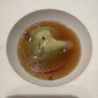 直接スープを席で注いでくれるスタイルで特別感がありました