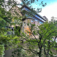 庭園から見たチャペルルミエール