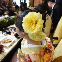 季節限定の芍薬のヘア飾りです。
一輪3000円でした。