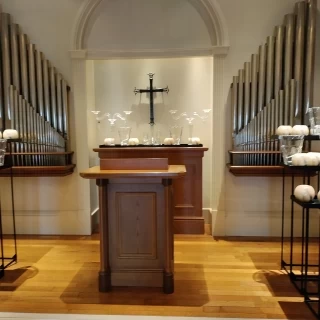 バカラがたくさんおいてあります。