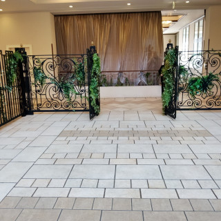 チャペル前の扉