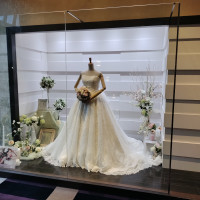 ウェディングドレスの展示