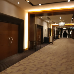 披露宴会場の並ぶ廊下の様子|748965さんのシェラトン都ホテル大阪の写真(2546744)