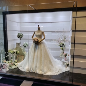 ウェディングドレスの展示|748965さんのホテル阪急インターナショナルの写真(2458678)