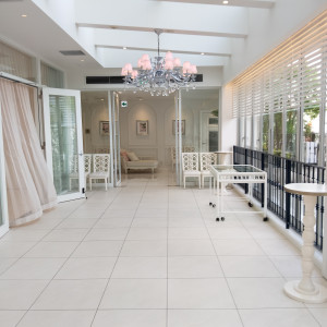 披露宴前のドリンクサービス提供の場所|748965さんのル・センティフォーリア大阪(クラウディアホールディングスグループ)の写真(2535465)