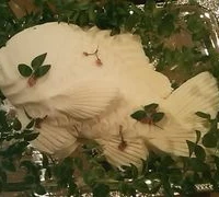 鯛の塩釜。新郎新婦が小槌で開きます。