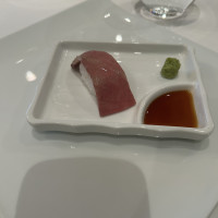 肉寿司。その場で炙ってくれました。