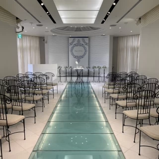 九州で唯一水の流れるチャペル