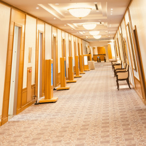 長い廊下、カーペット綺麗|749194さんの名古屋マリオットアソシアホテルの写真(2609255)