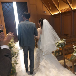 チャペル、新郎新婦退場